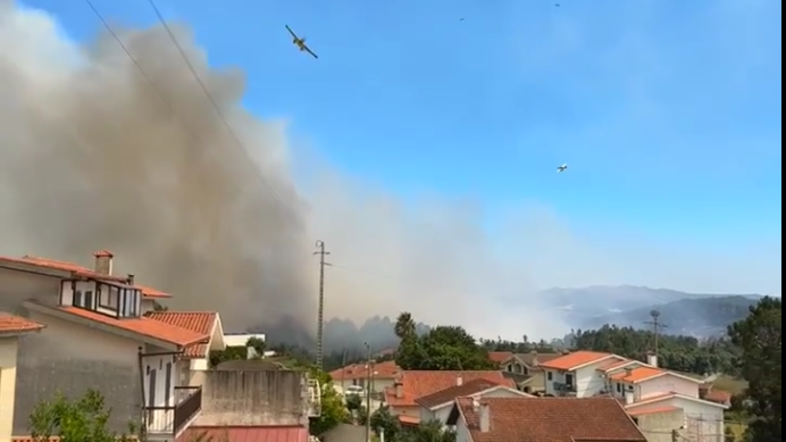 Continuam ativas as várias frentes de incêndios em Castelo de Paiva