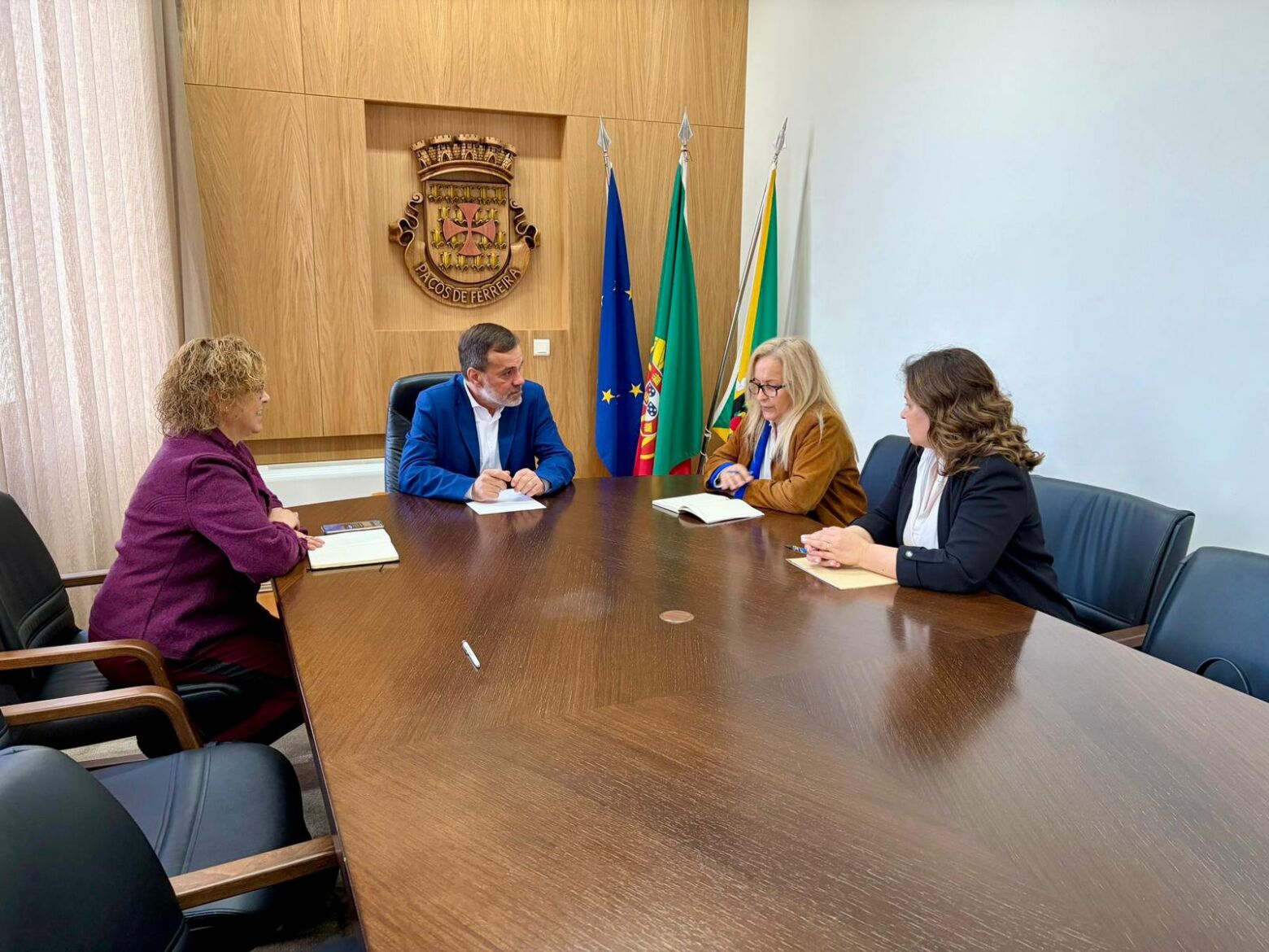 Pa&ccedil;os de Ferreira exige ao Governo refor&ccedil;o urgente de meios no Tribunal, Finan&ccedil;as e Registos