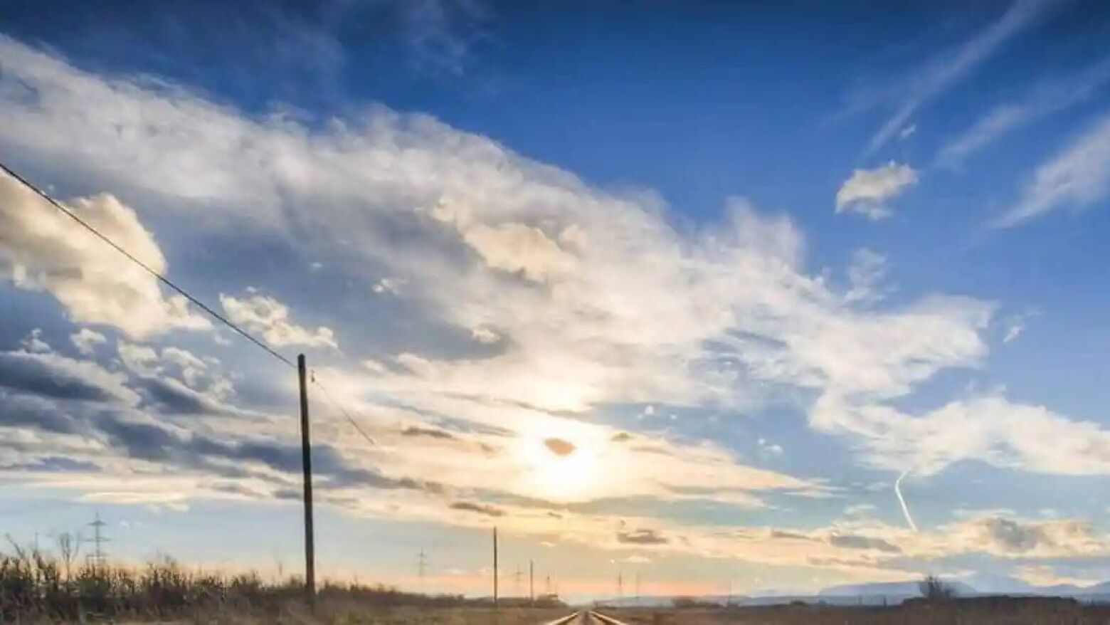 Céu pouco nublado e ligeira subida da temperatura é a previsão para esta terça-feira