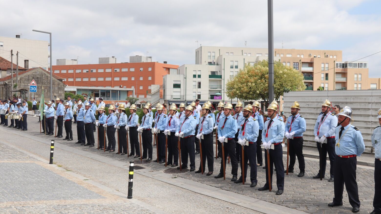 Bombeiros Voluntários de Freamunde celebram 95.º aniversário com homenagens e reconhecimento institucional