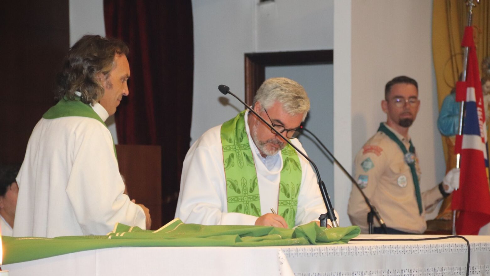 Padre José Augusto assume Vigararia de Paços de Ferreira durante receção a novo pároco em Carvalhosa