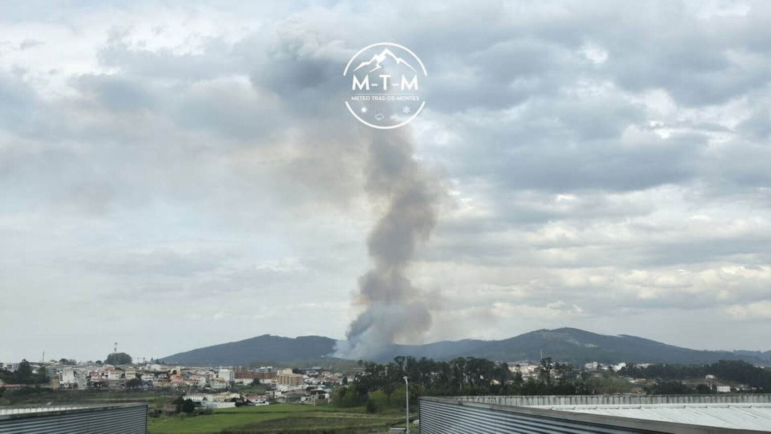 Lousada: Inc&ecirc;ndio na Ordem mobiliza 17 bombeiros da corpora&ccedil;&atilde;o de Lousada