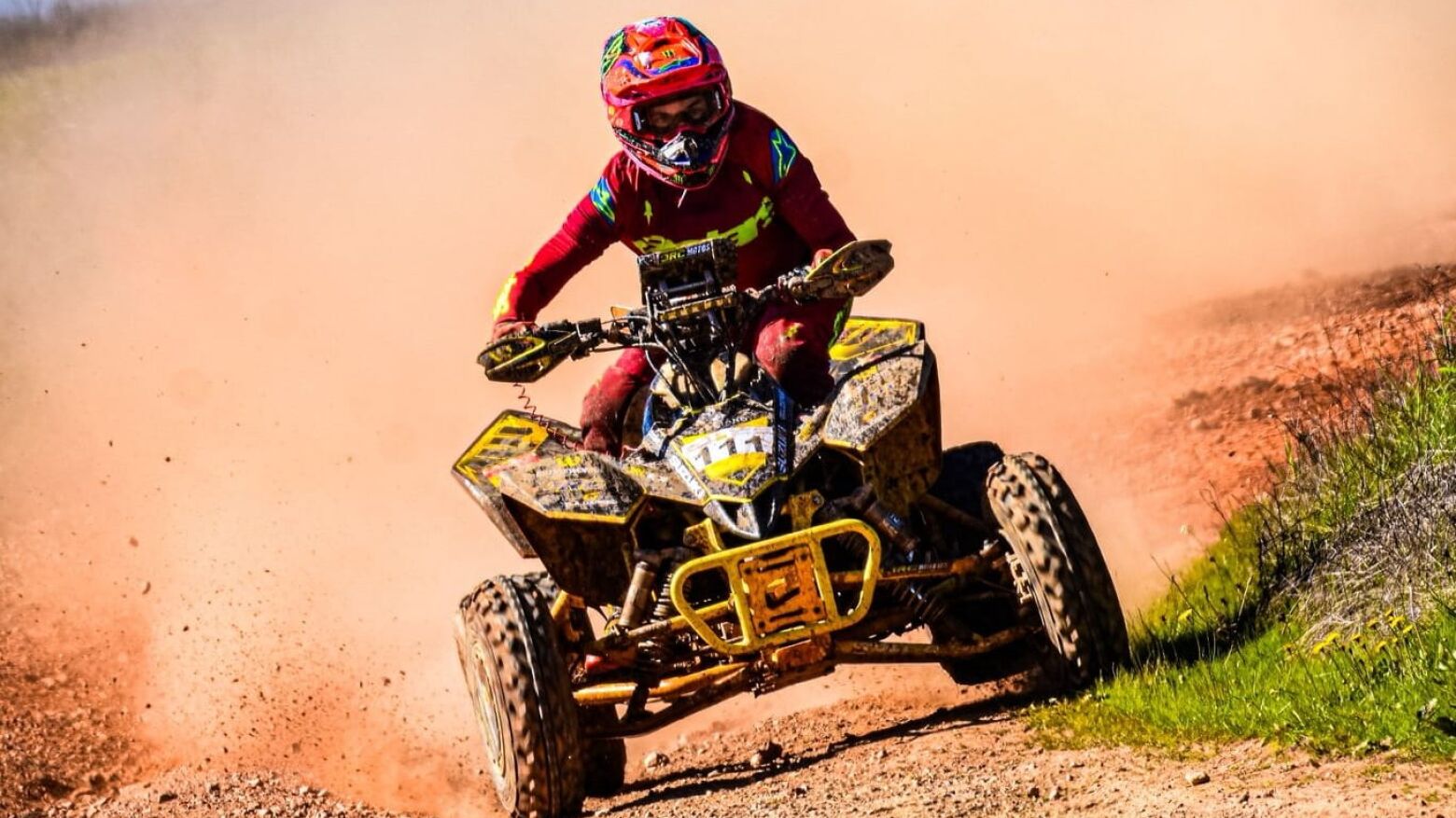 Acelerando rumo ao topo europeu: Ricardo Caetano e a paixão inabalável pela Moto 4