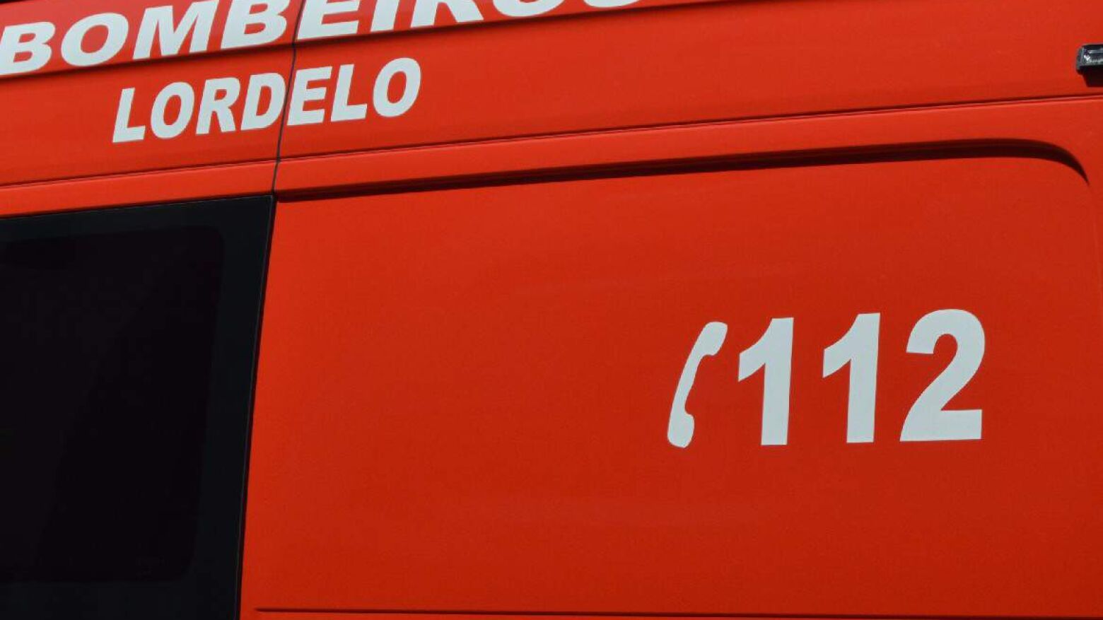 Bombeiros de Lordelo acionados para um despiste seguido de capotamento durante a madrugada
