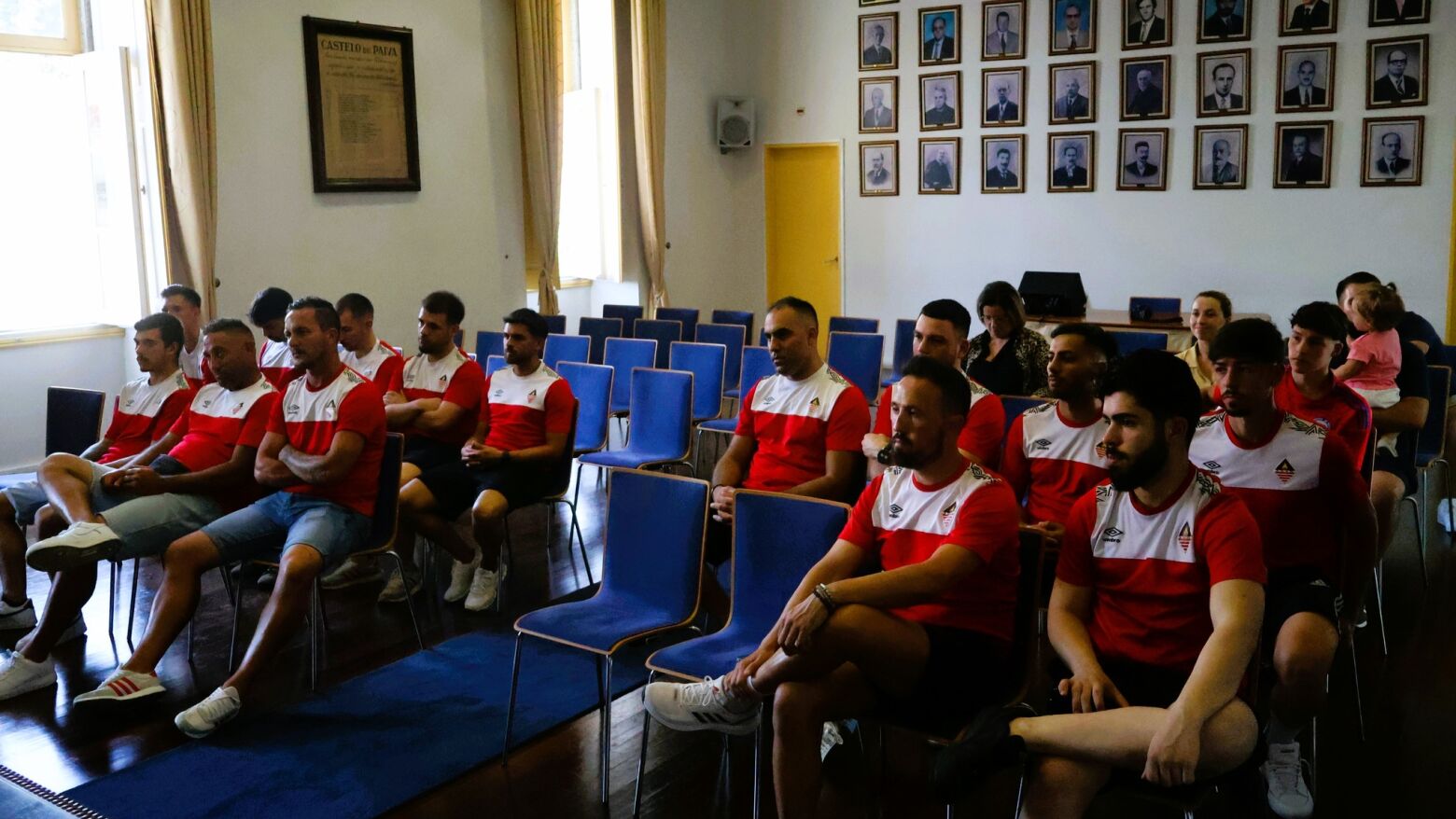 AD Couto Mineiro recebida nos Paços do Concelho após subida à 1.ª Divisão Distrital