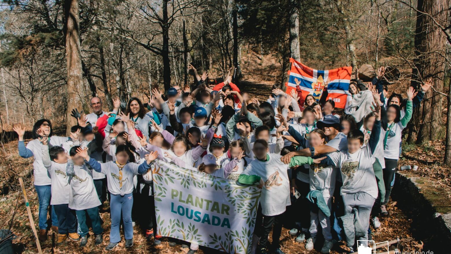 Mais de 50 volunt&aacute;rios refor&ccedil;am biodiversidade na Mata de Vilar atrav&eacute;s do projeto "Plantar Lousada"