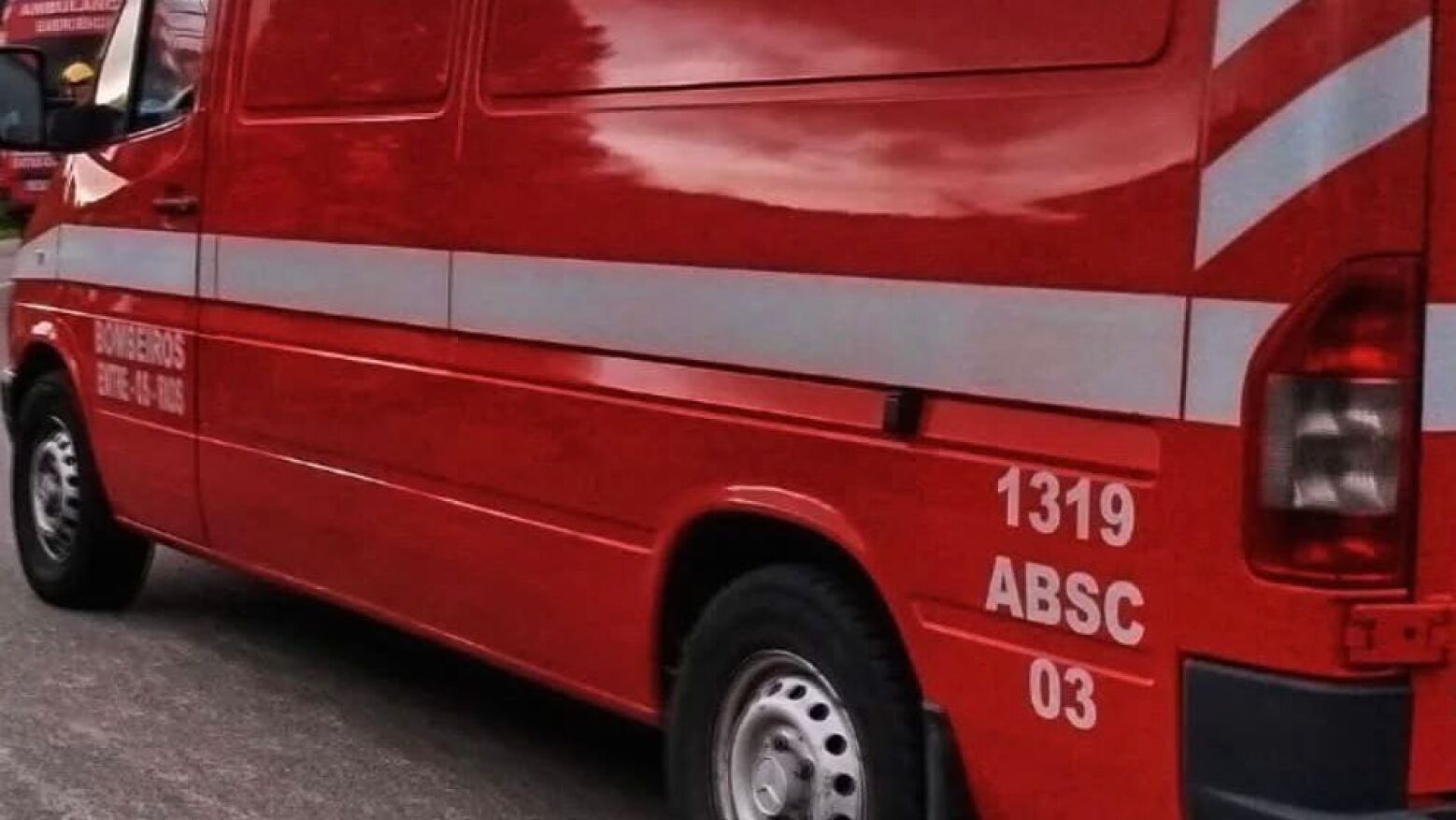 Paredes: Sete bombeiros de Cete assistidos no hospital por intoxica&ccedil;&atilde;o em armaz&eacute;m inundado