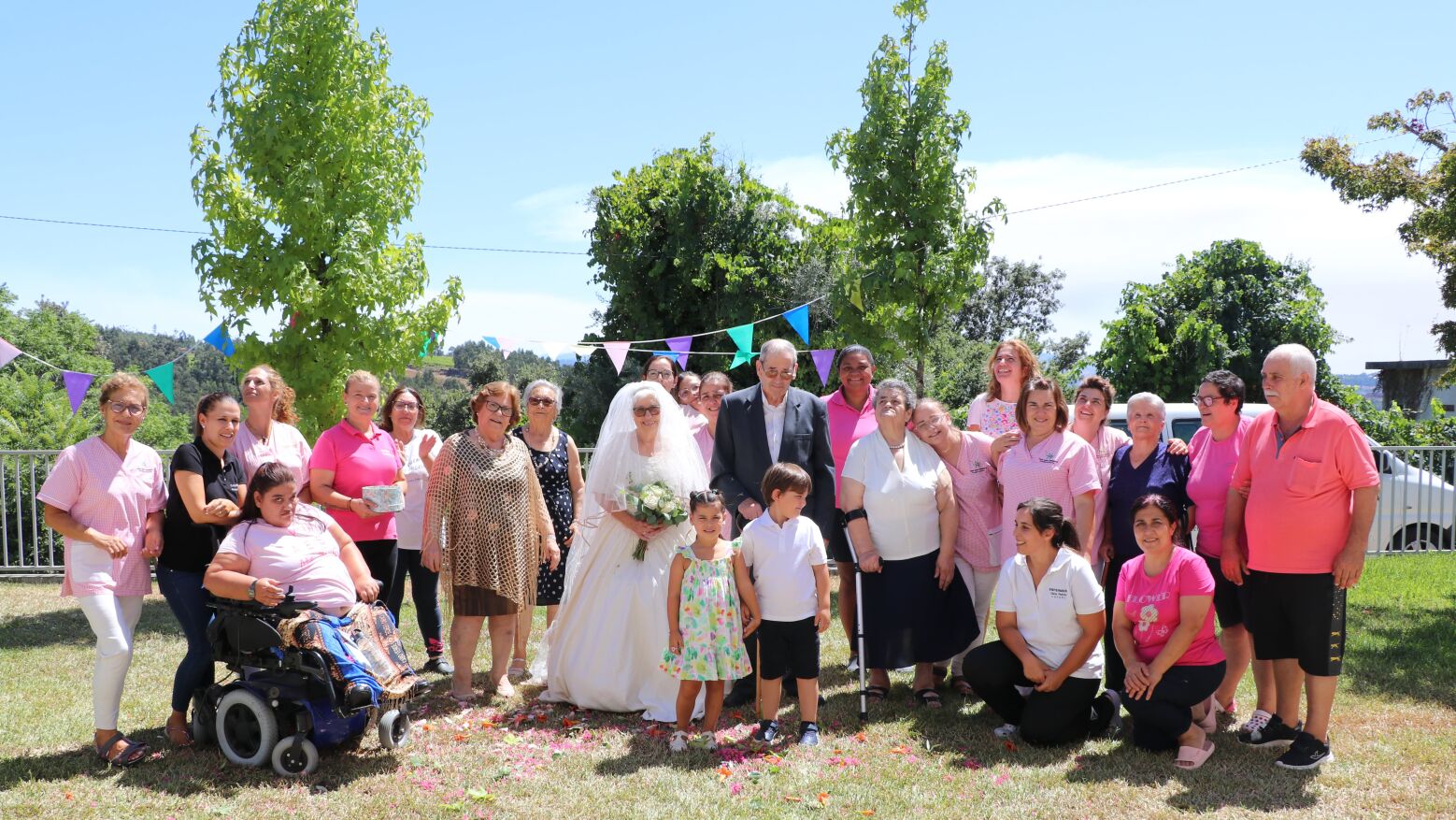 Marco: Idosos do Centro Social de Carvalhosa celebraram o “melhor dia para casar”