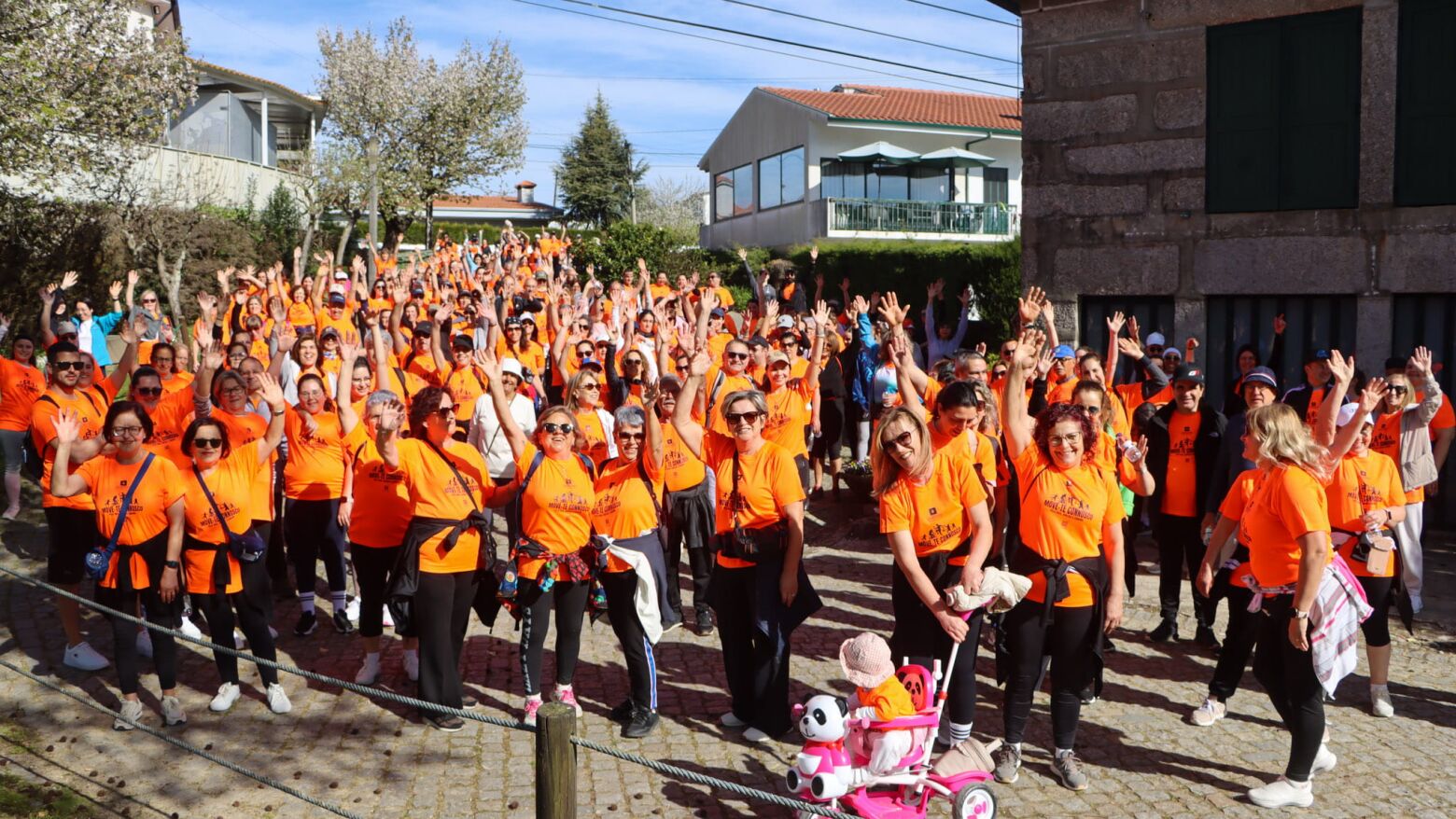 Caminhada Solid&aacute;ria em Paredes angaria mais de 3 mil euros para a Liga Portuguesa Contra o Cancro
