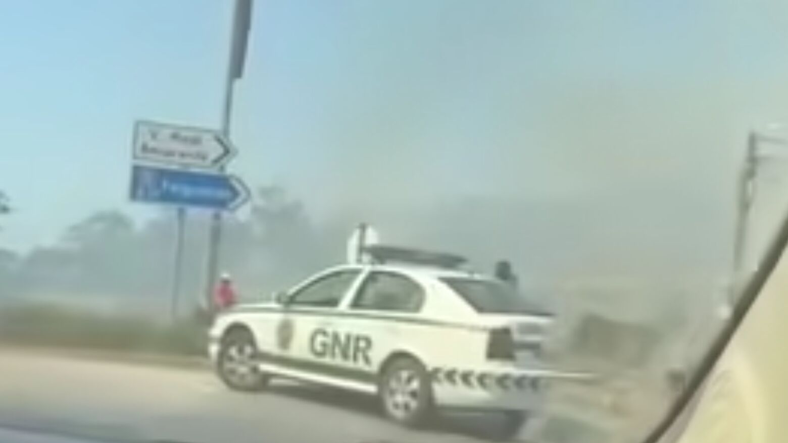 Incêndio em Penafiel coloca habitações e indústria em perigo
