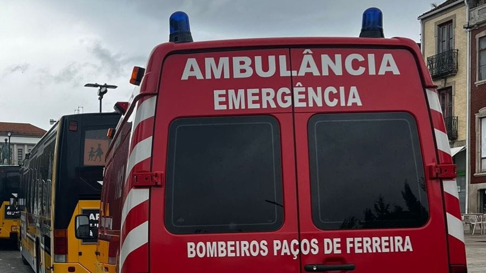 Paços de Ferreira: Um ferido após colisão de 4 carros e um motociclo