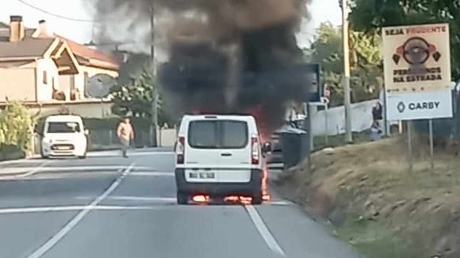 Bombeiros de Amarante acionados para incêndio rodoviário na N15 entre Amarante e Lixa