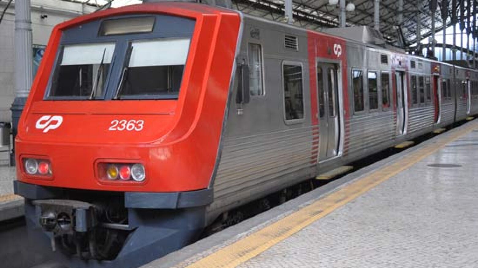Greve na CP a 7 e 8 de maio: sindicatos protestam contra imposição de aumentos salariais