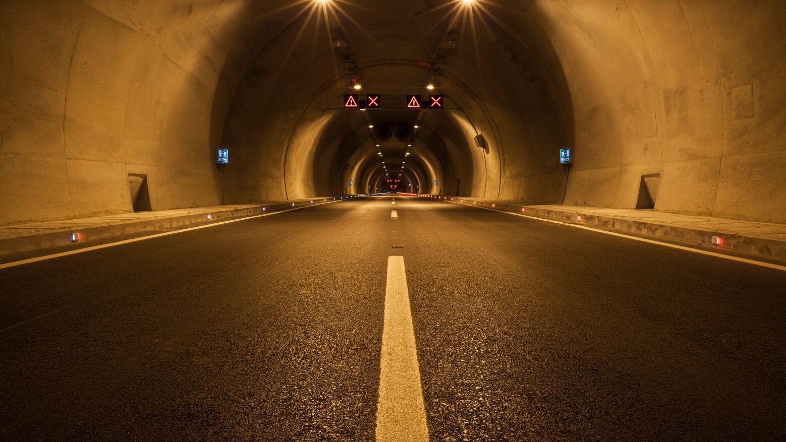 &Eacute; falso que Portugal vai construir um t&uacute;nel submarino para ligar o Algarve a Marrocos
