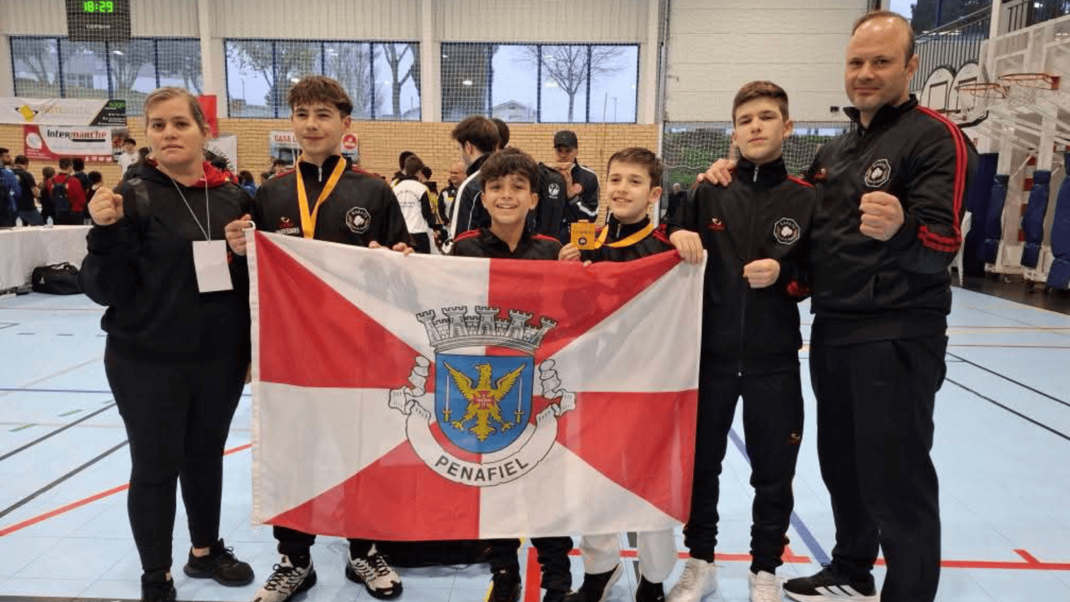 Escolas de karate de Penafiel marcaram presença no V Open de Karate da Lourinhã