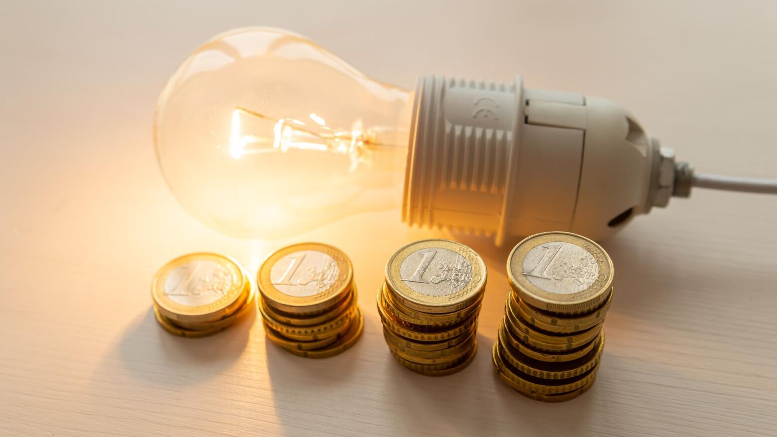 Tarifas reguladas de eletricidade prolongadas até final de 2027