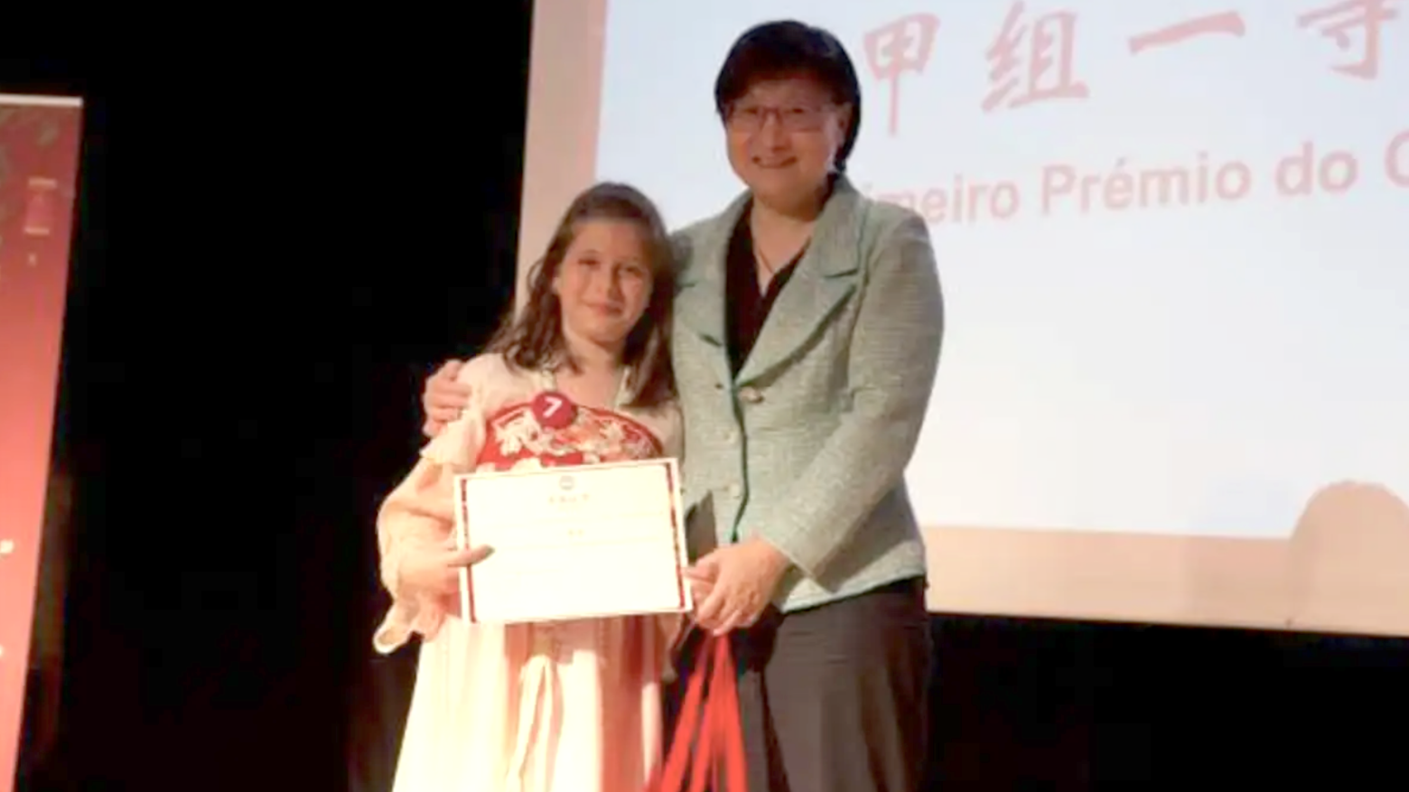 Aluna de 10 anos representa Portugal na China em concurso de mandarim