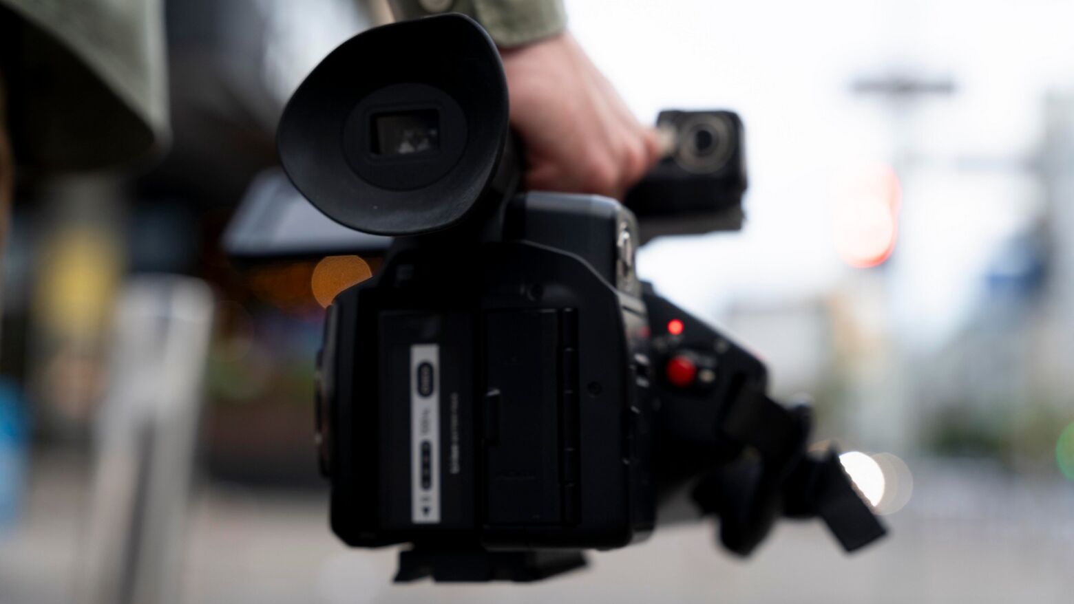 PS de Gaia exige reposi&ccedil;&atilde;o do passe para idosos e transmiss&atilde;o das reuni&otilde;es de c&acirc;mara