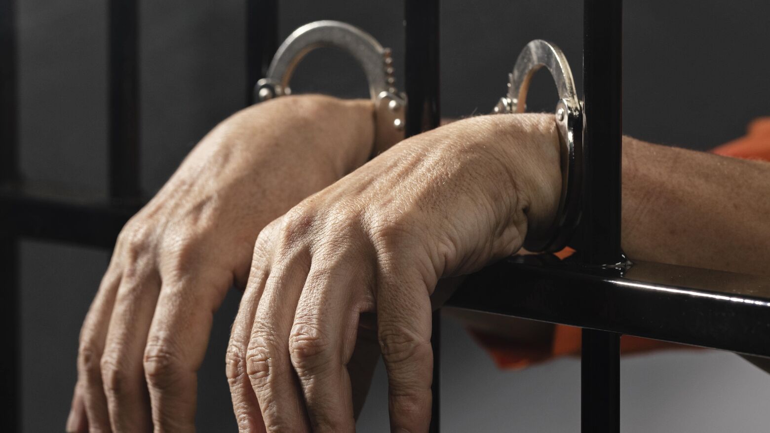 Homem que destruiu loja no NorteShopping encontrado morto na prisão em Custóias