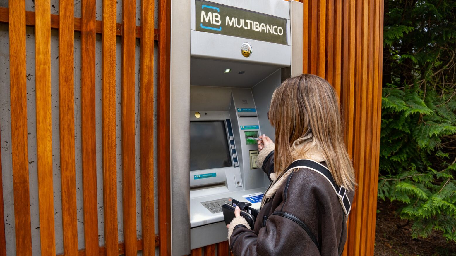 Novo multibanco instalado em Celorico de Basto reforça rede de serviços na vila
