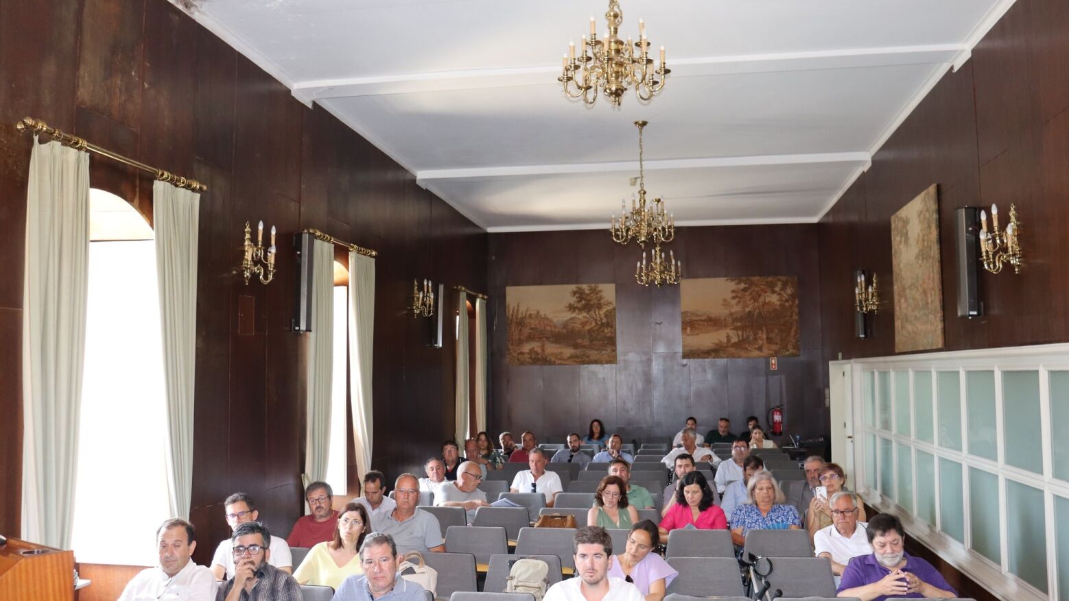 Assembleia Municipal de Cinfães aprova alterações ao mapa de pessoal e consolidação de contas com a Quinta de Tuberais