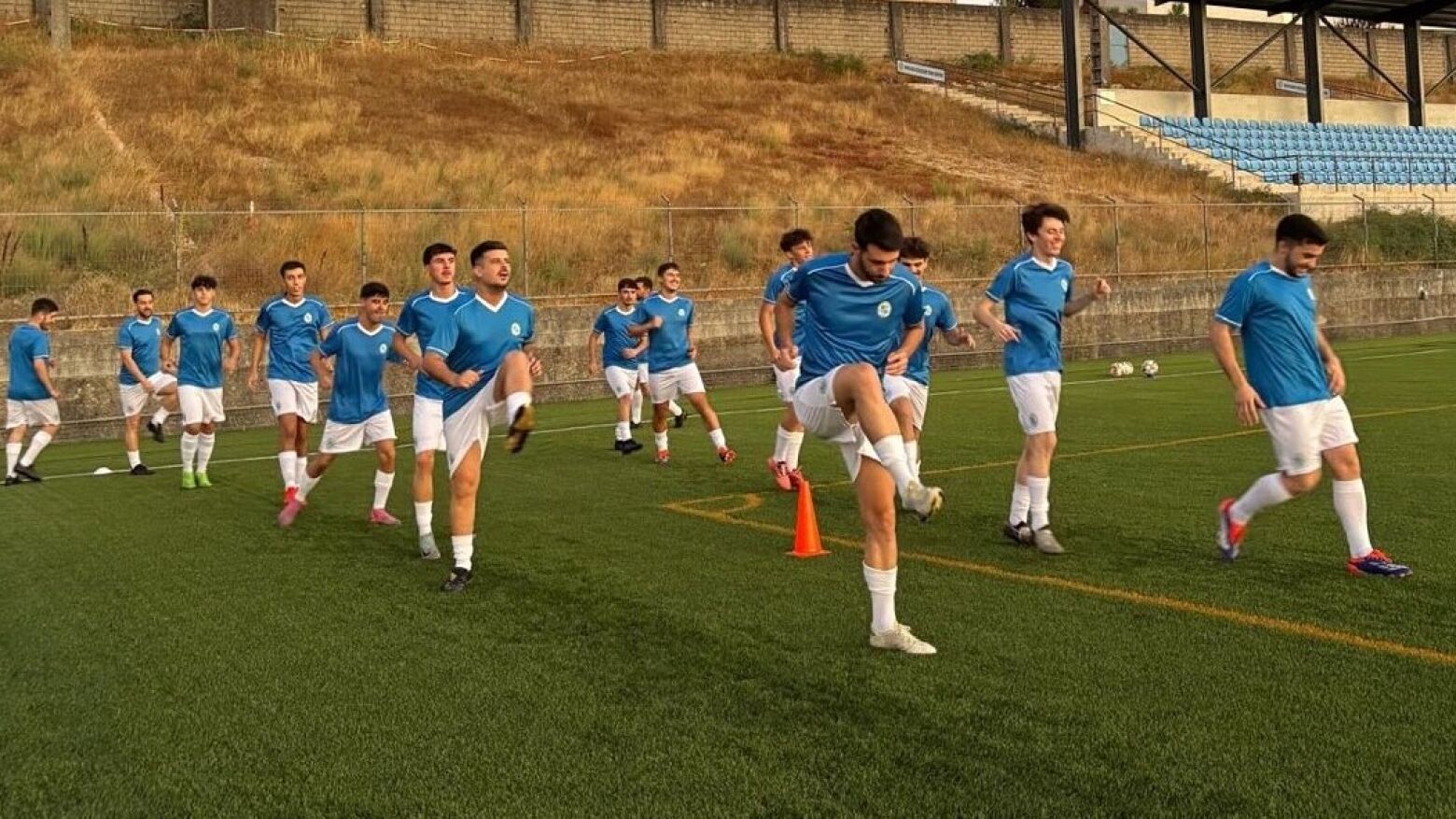 AR Tuías apresenta plantéis de formação e equipa sénior este sábado