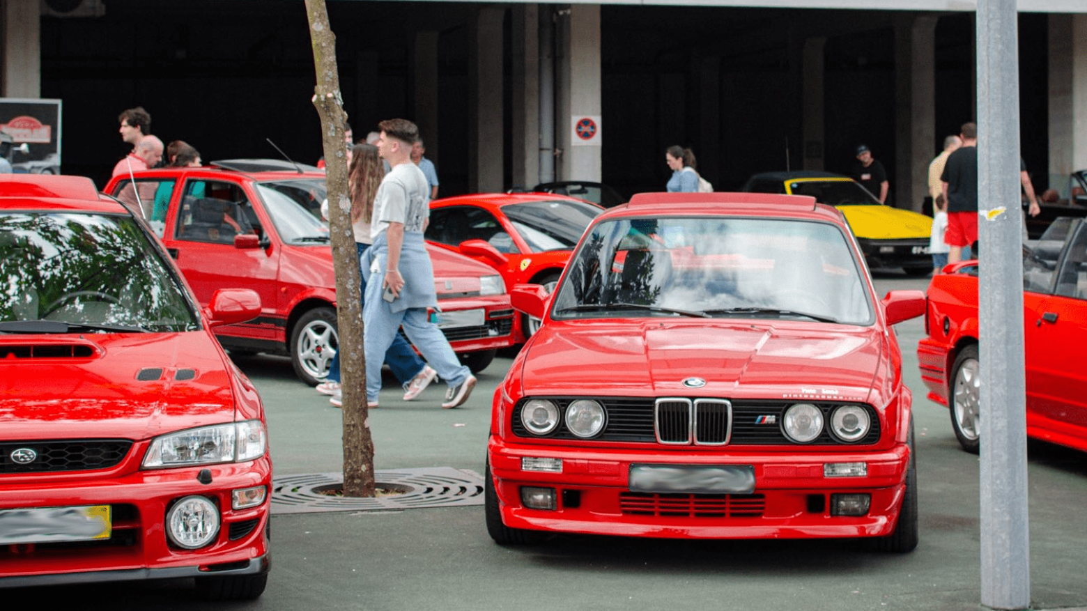 Encontro mensal de automóveis clássicos e desportivos realiza-se no Parque Urbano de Paços de Ferreira