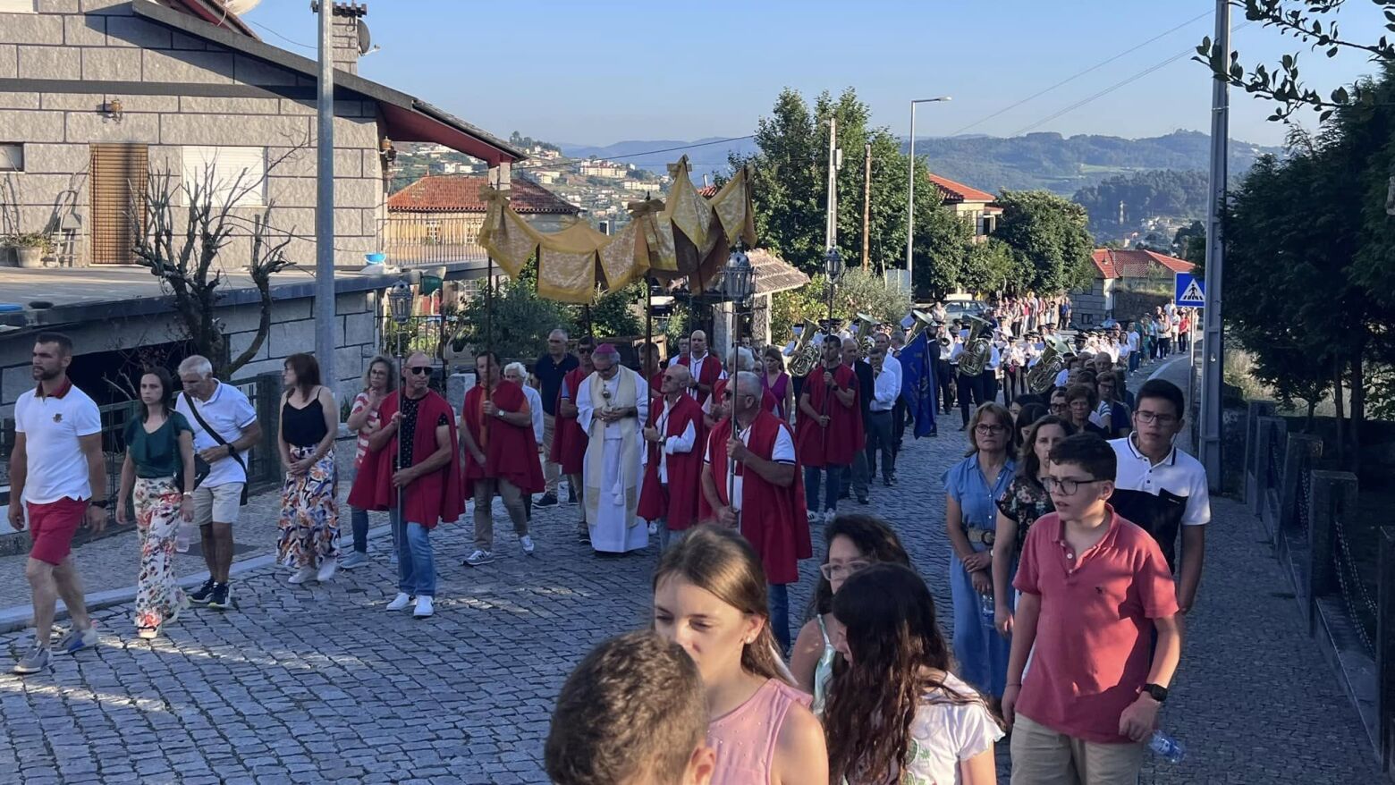 São João de Alpendorada termina com Eucaristia e Procissão esta terça-feira às 18h00