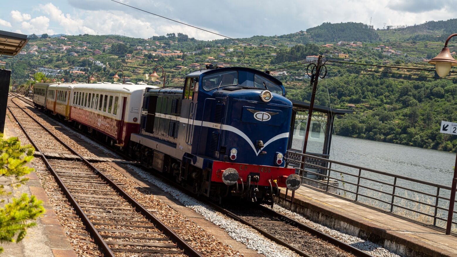 Linha do Douro: Comboios regressam ao troço Marco-Régua a 2 de abril