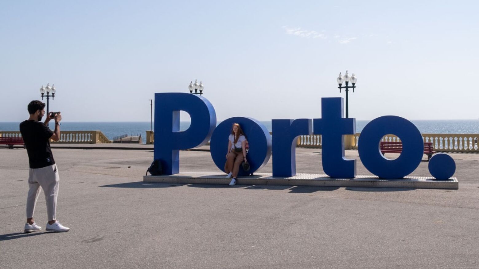 As famosas letras “Porto” apareceram na Praia do Molhe — e há quem diga que vão voltar com música!