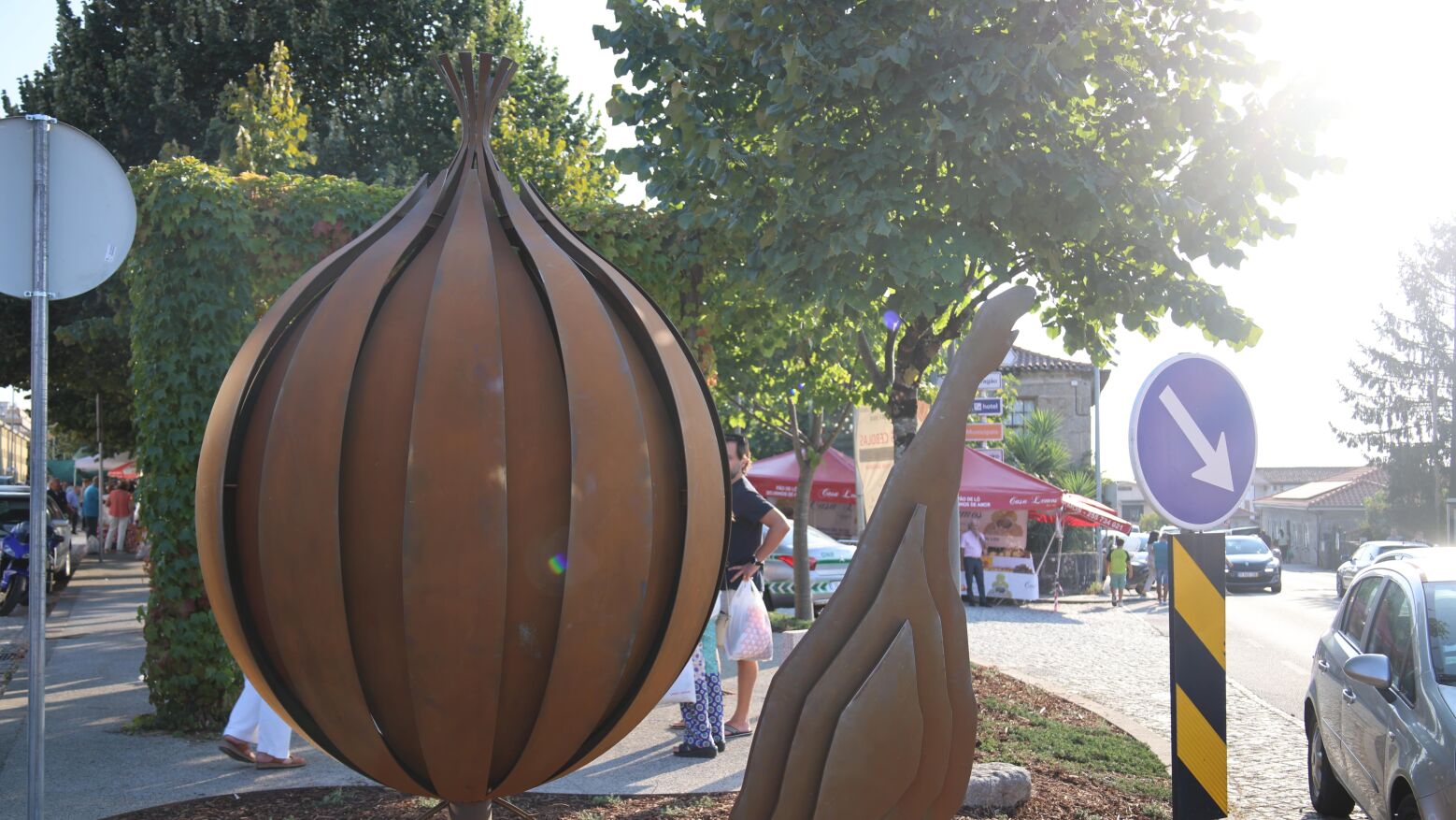 Penafiel celebrou 185 anos da "Feira das Cebolas" com monumentos à cebola e ao presunto