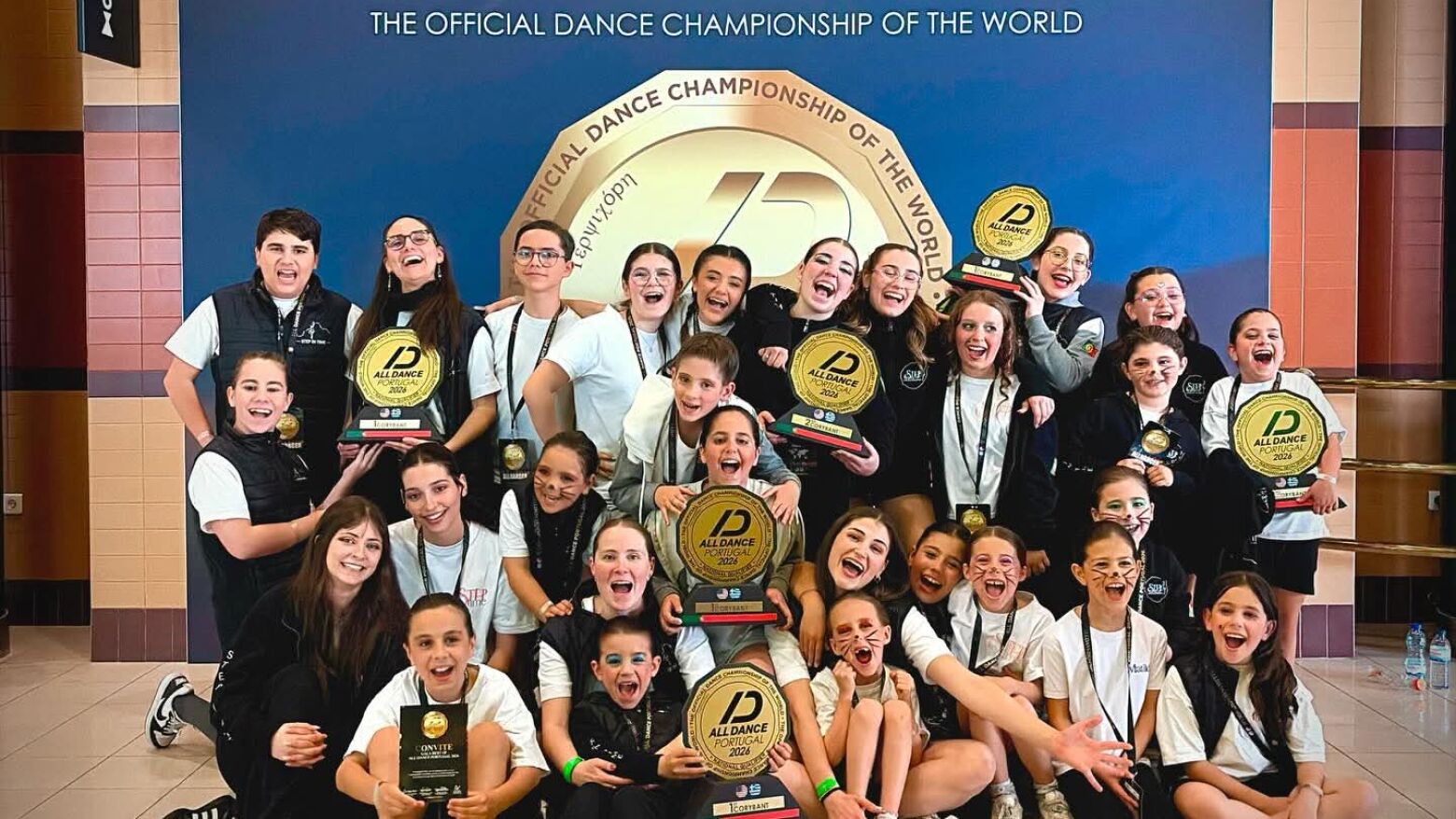 Escola de Valongo "Step In Time" conquista 20 prémios e alcança "Passe Dourado" em competições de dança