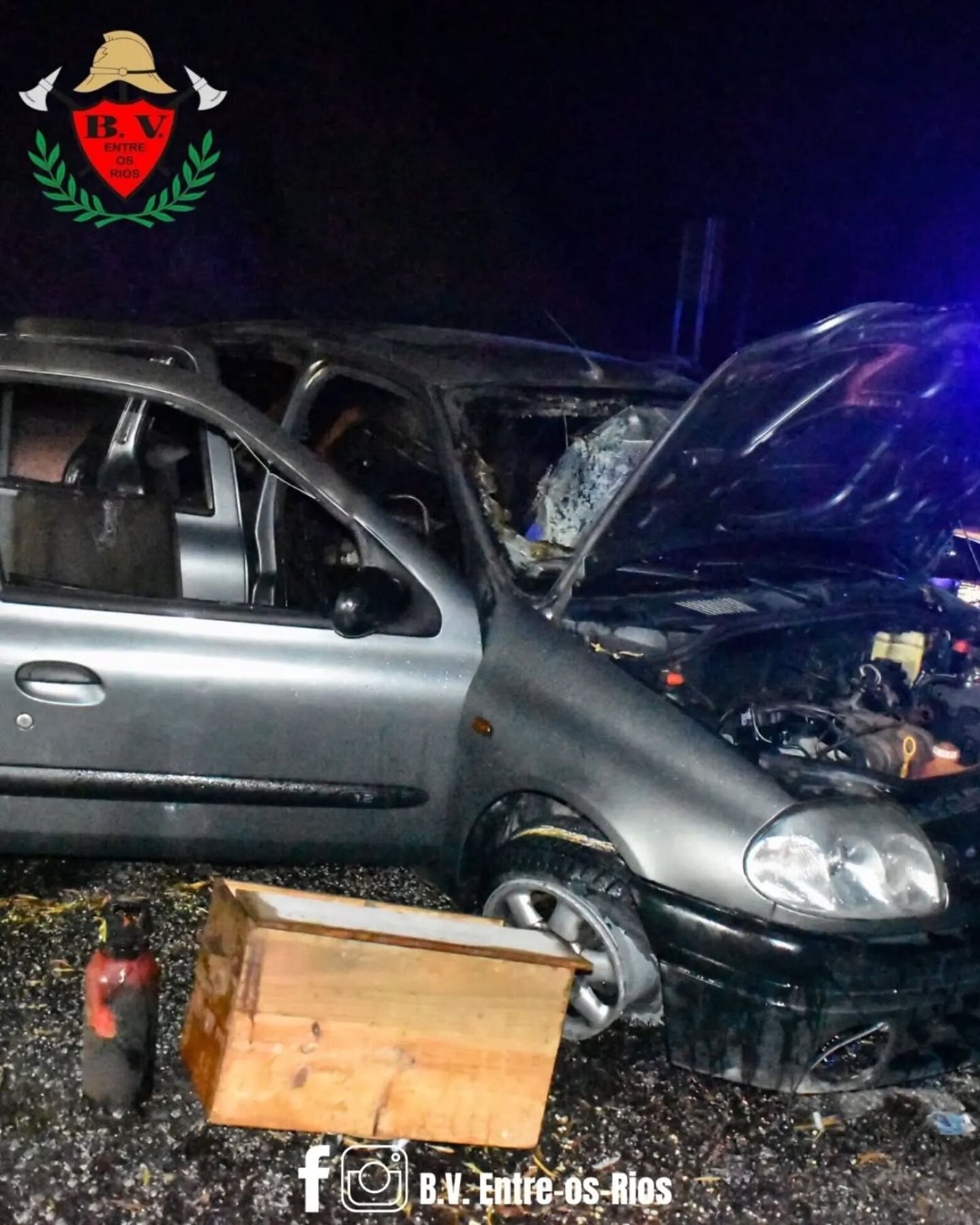 Inc&ecirc;ndio destr&oacute;i oficina de autom&oacute;veis na Maia e consome 15 viaturas