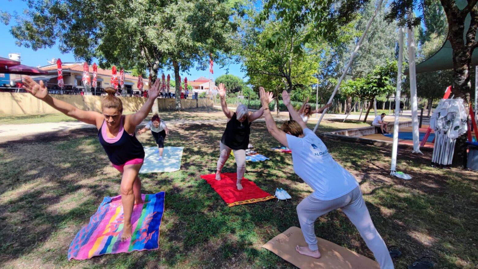 Paços de Ferreira promove manhãs de yoga e histórias para famílias no Parque de Freamunde