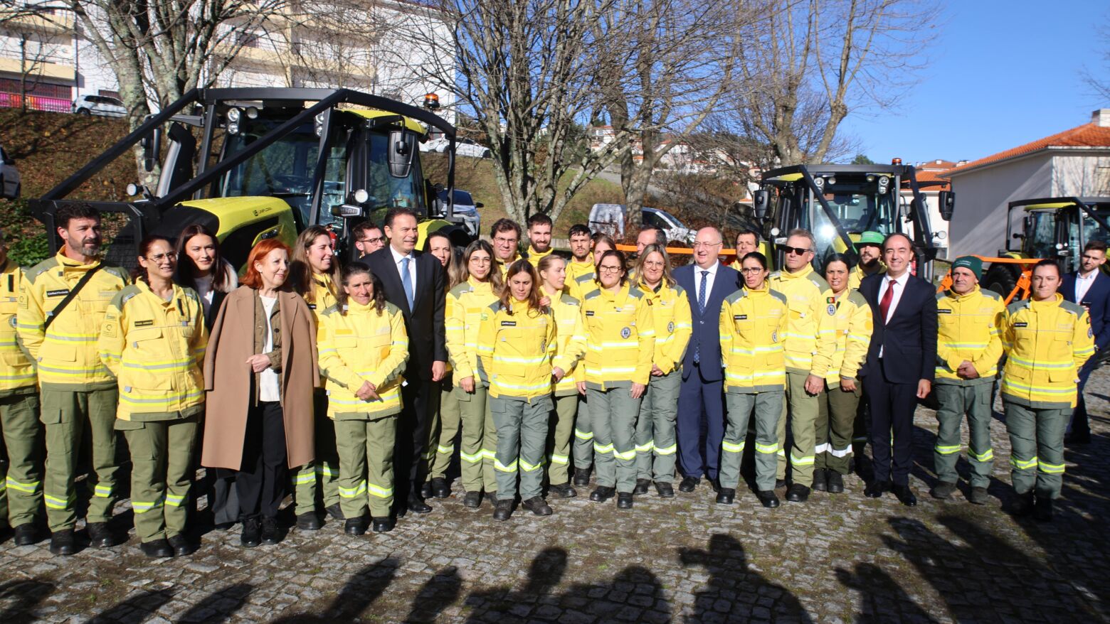 Governo entrega 50 milh&otilde;es em maquinaria pesada em Bai&atilde;o para refor&ccedil;ar a preven&ccedil;&atilde;o de inc&ecirc;ndios