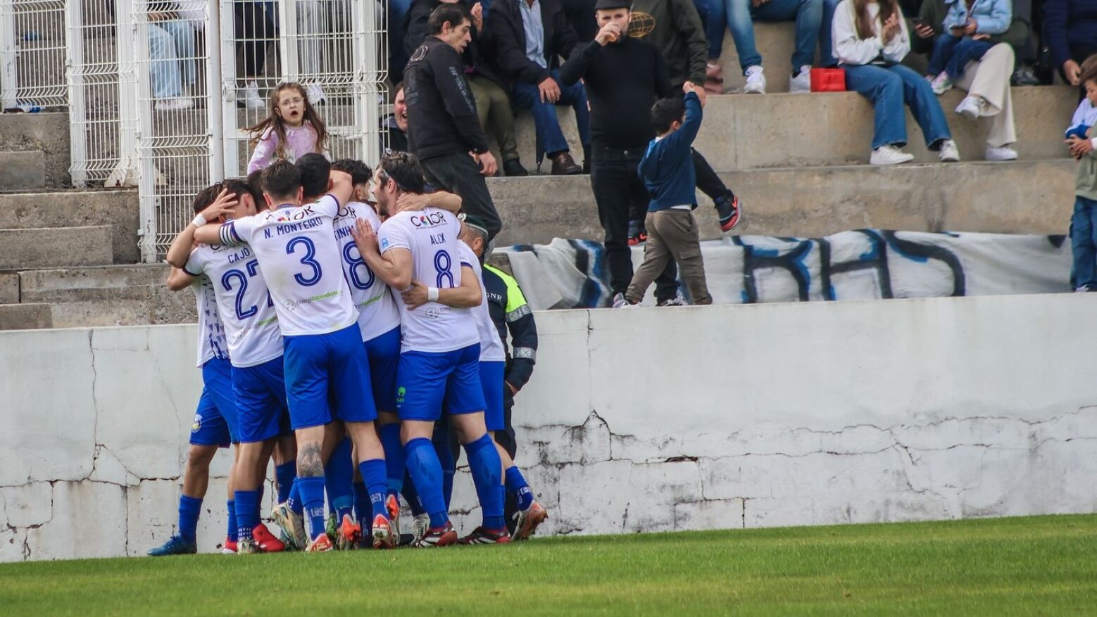 Aliados FC Lordelo garante regresso ao principal campeonato da AF Porto
