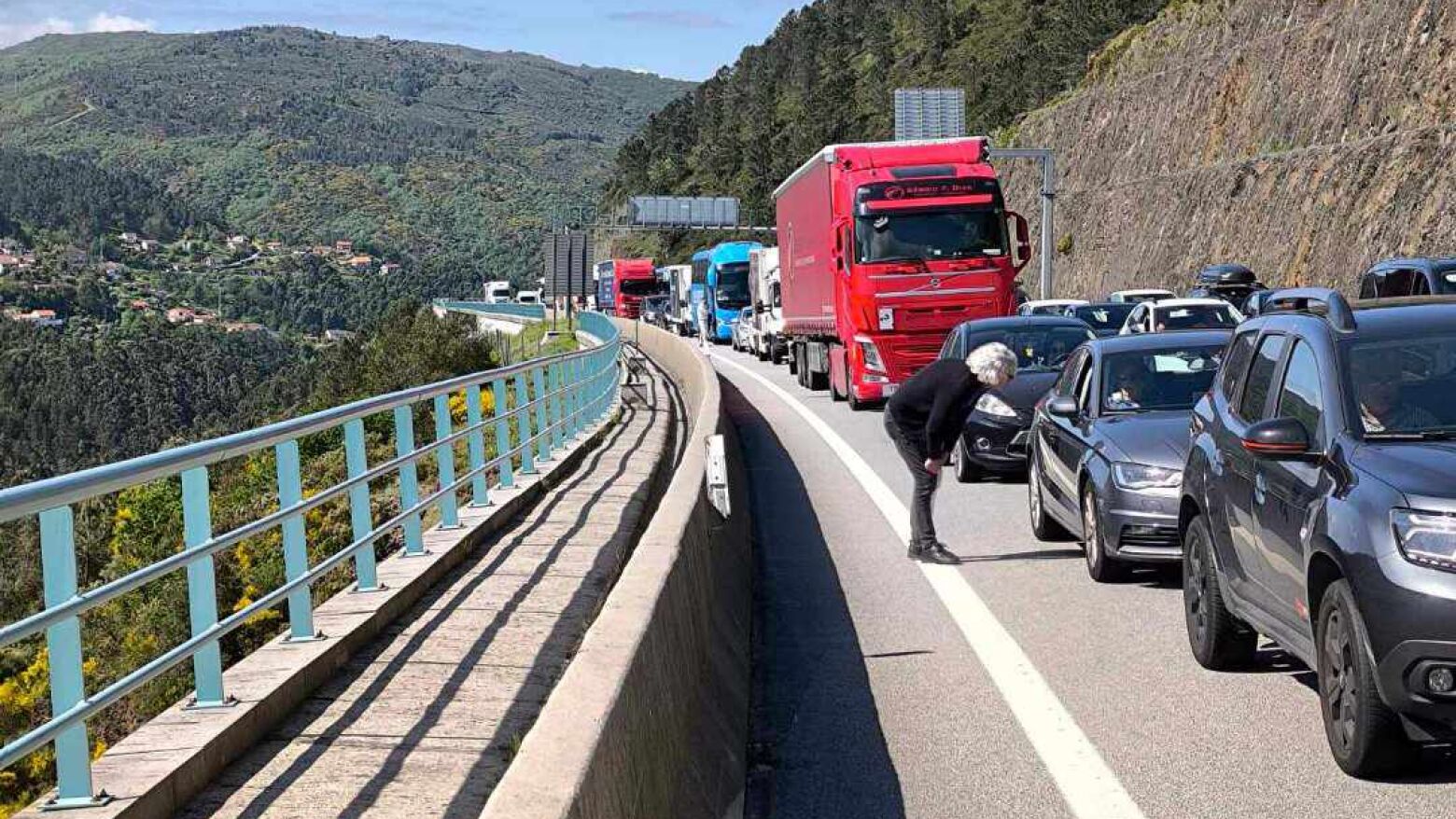 Trânsito no Túnel do Marão esteve condicionado devido a despiste de viatura ligeira