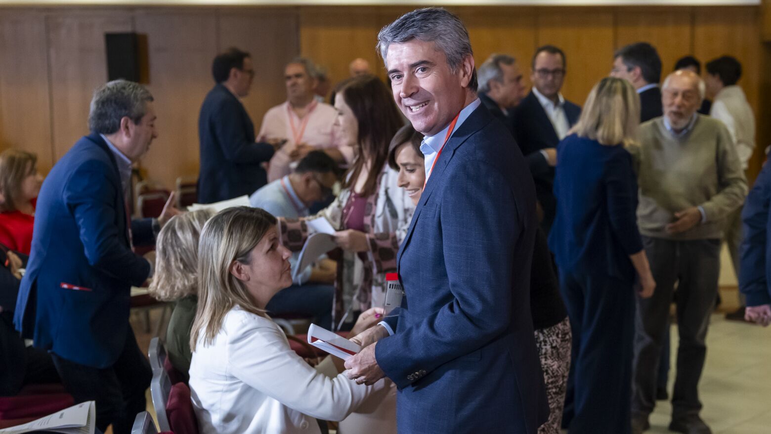 José Luís Carneiro promete oposição “firme e responsável” e apela à união no PS