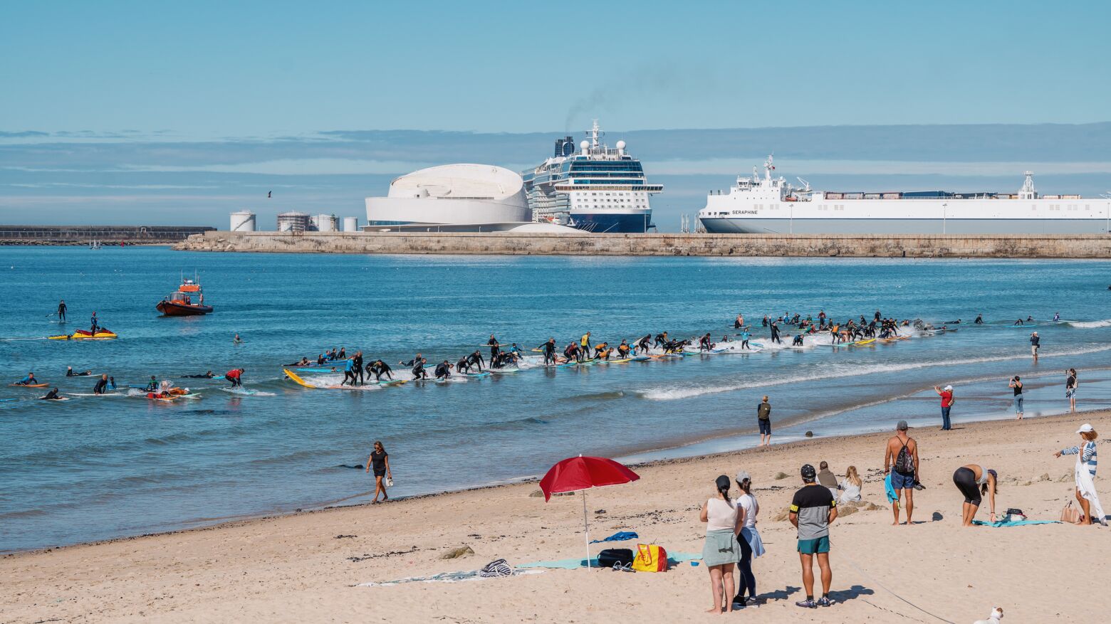 Lu&iacute;sa Salgueiro assegura "qualidade muito boa" da &aacute;gua na praia de Matosinhos