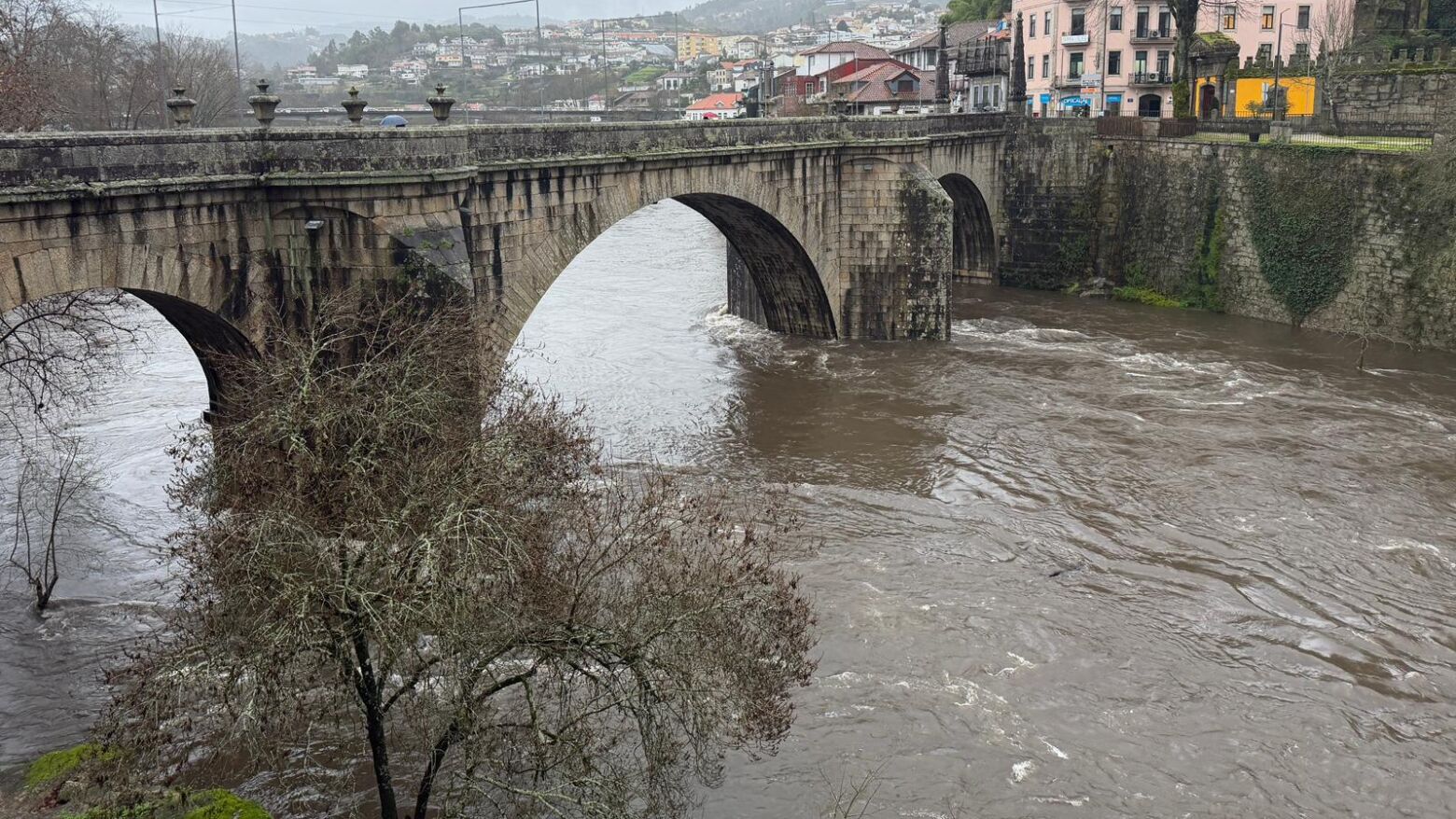Amarante: Risco de derrocadas &eacute; a "maior preocupa&ccedil;&atilde;o" e rio T&acirc;mega &eacute; monitorizado ao minuto