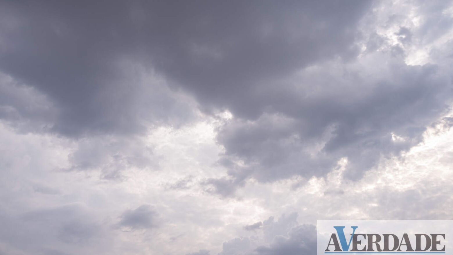 Portugal vai passar por períodos de céu muito nublado e aguaceiros