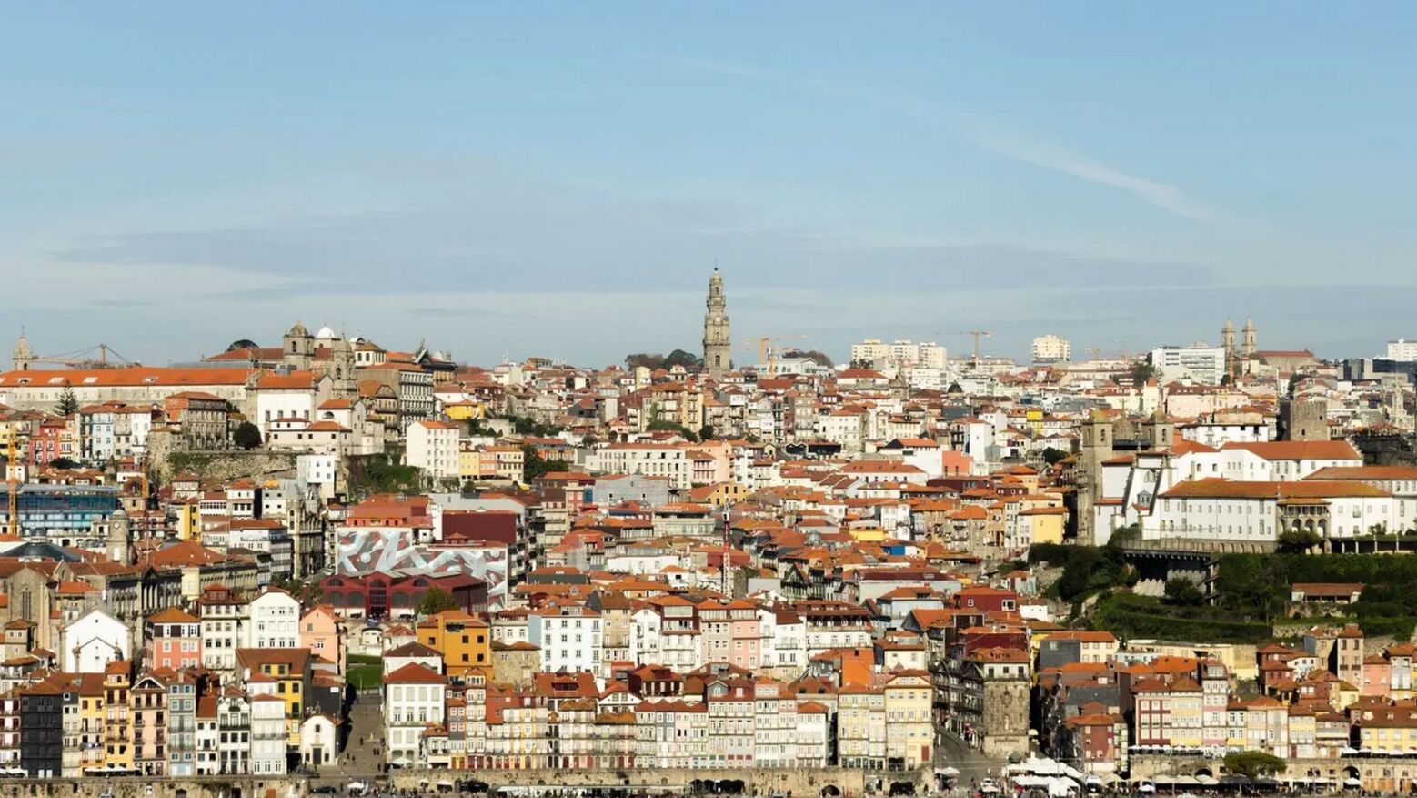 Revista norte-americana destaca o Porto entre as 10 melhores cidades europeias para visitar em 2025