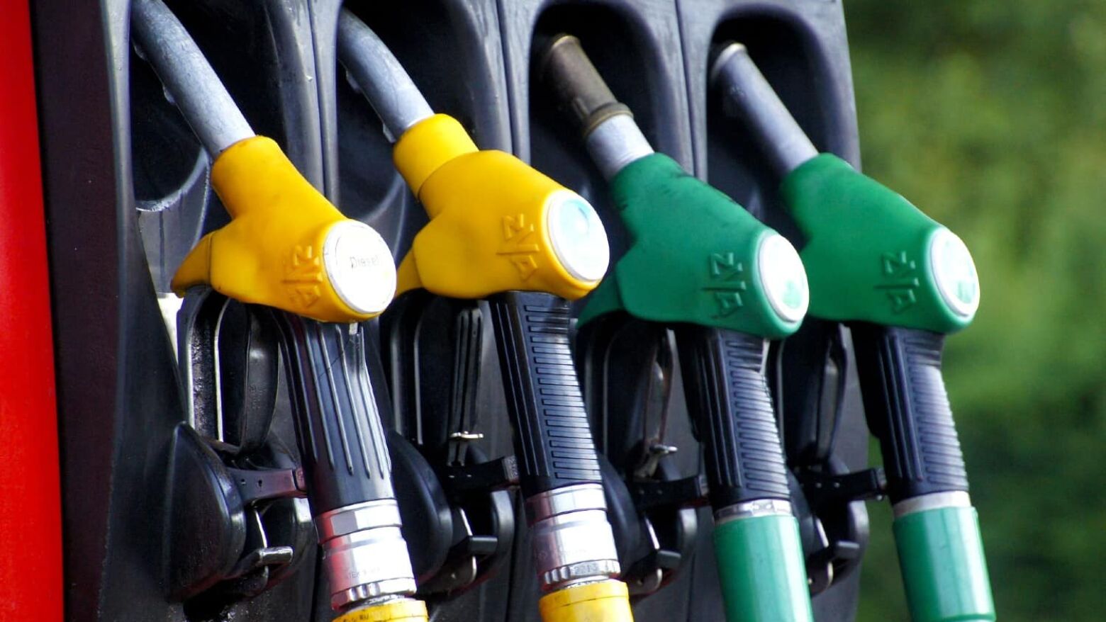 Gasolina sobe um cêntimo e gasóleo desce 0,5 cêntimos esta semana