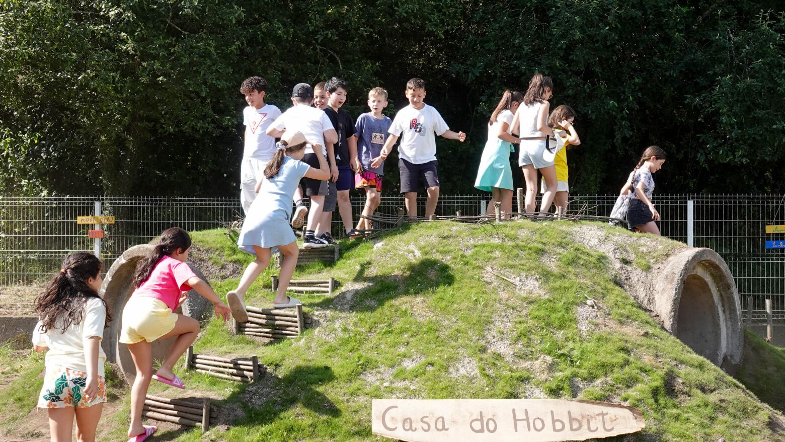 Pa&ccedil;os de Ferreira: Centro Escolar de Arreigada inaugura primeiro recreio natural