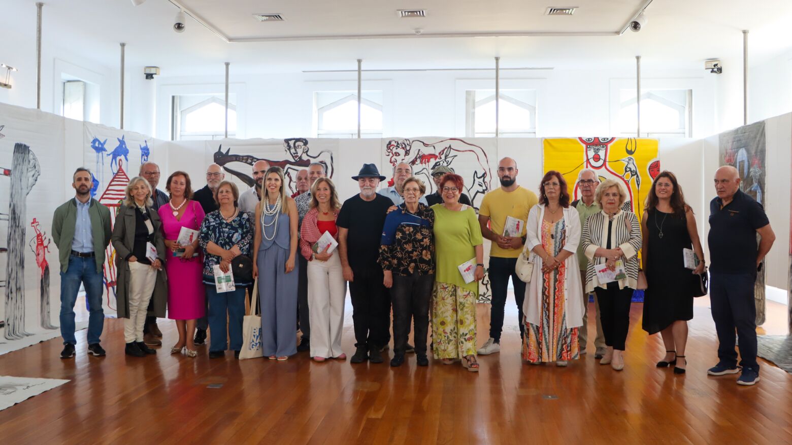 Casa da Cultura de Paredes inaugurou exposição “Visões Múltiplas a Quatro Mãos” com 35 artistas