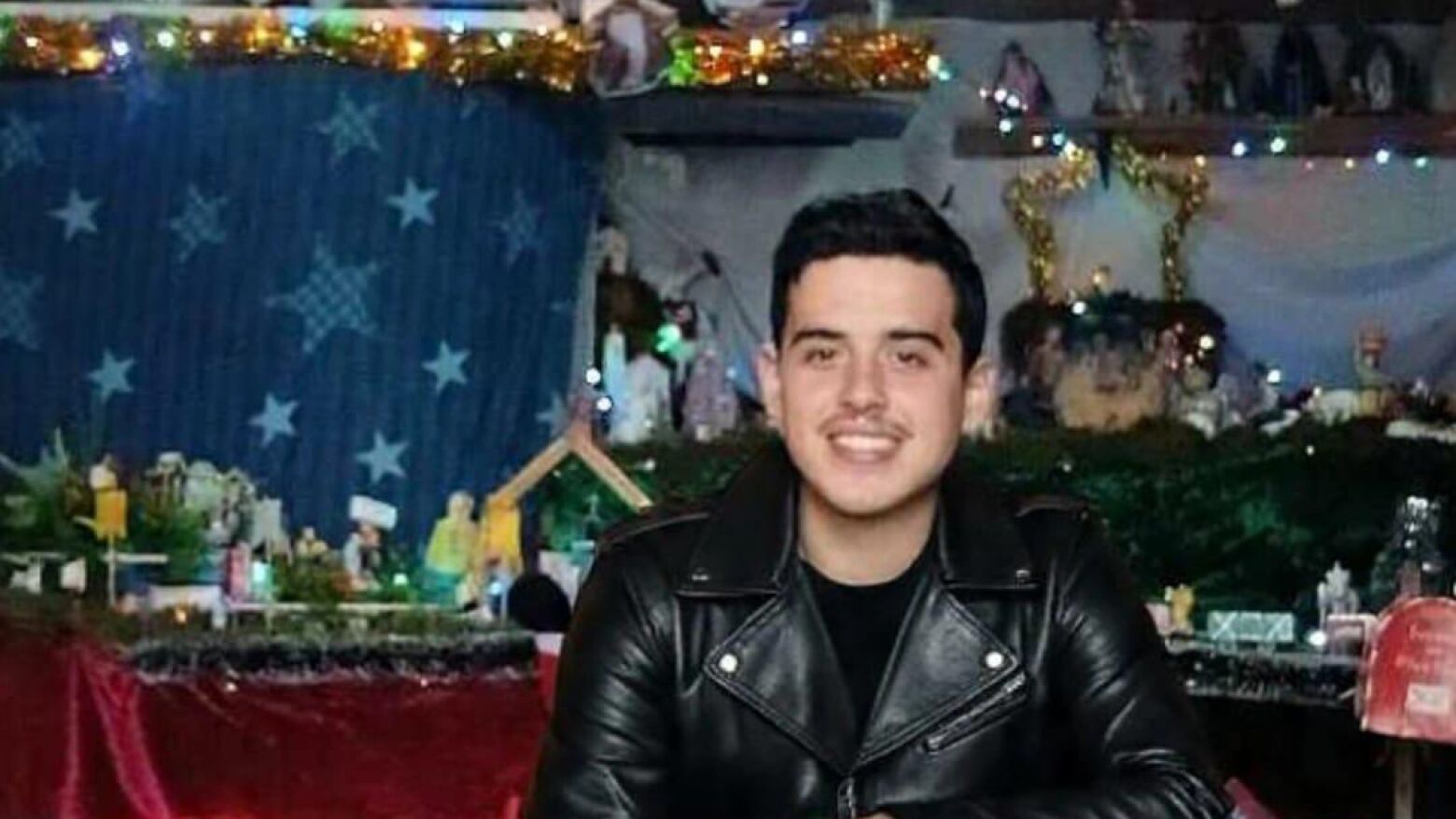 O Natal mora numa garagem em Meinedo e &eacute; obra de um jovem de 17 anos que promete fazer pres&eacute;pios "at&eacute; morrer"