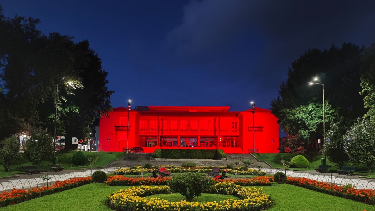 Felgueiras ilumina edifícios de vermelho para sensibilizar para os cancros do sangue