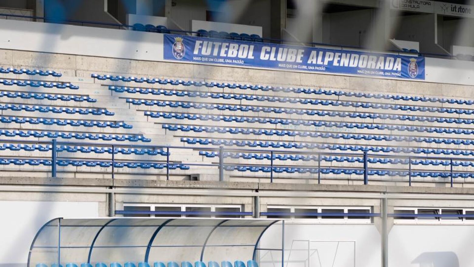 Nova escola de futebol Dragon Force vai abrir em Alpendorada