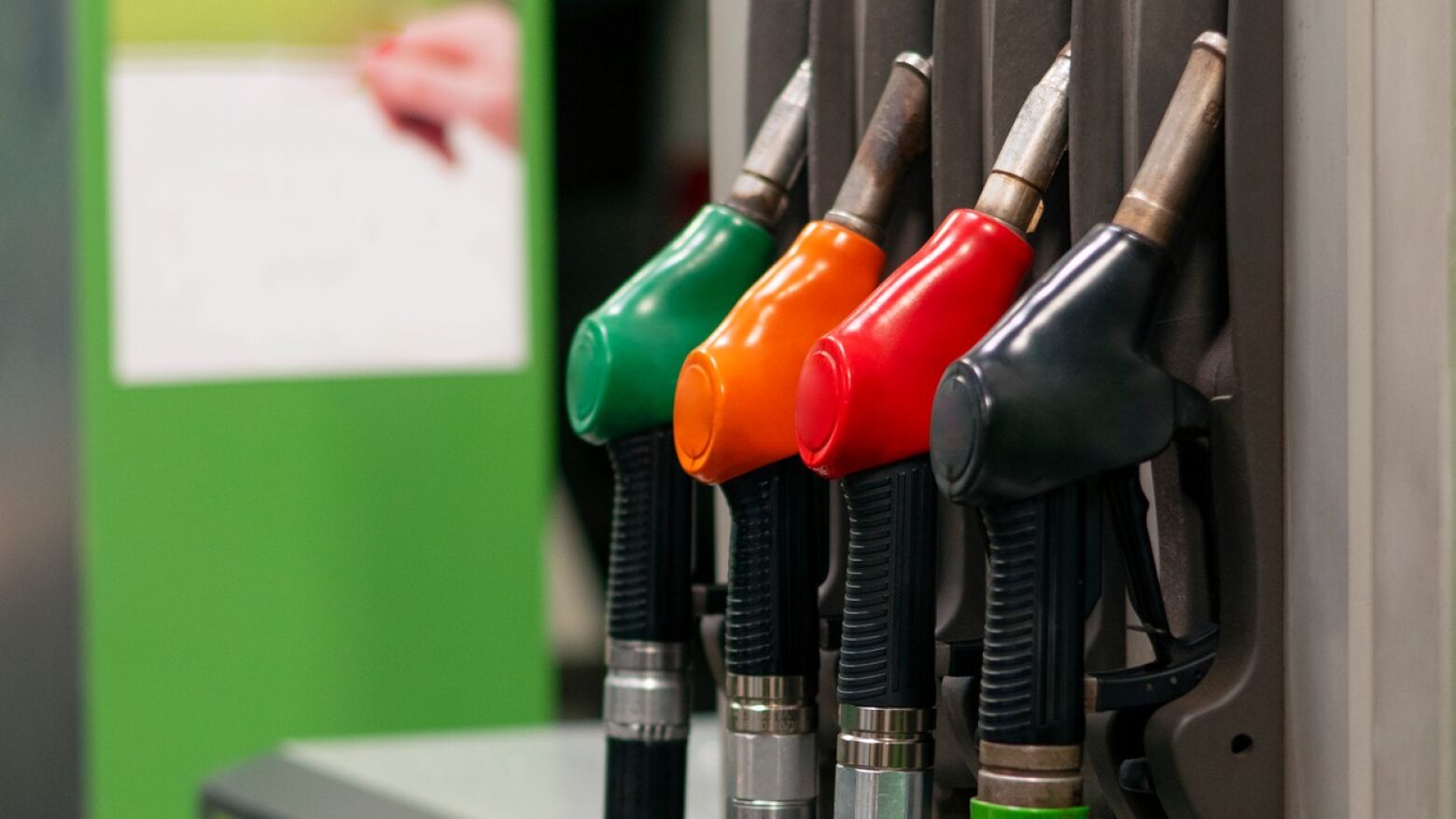 Combustíveis: gasóleo sobe e gasolina desce ligeiramente esta semana