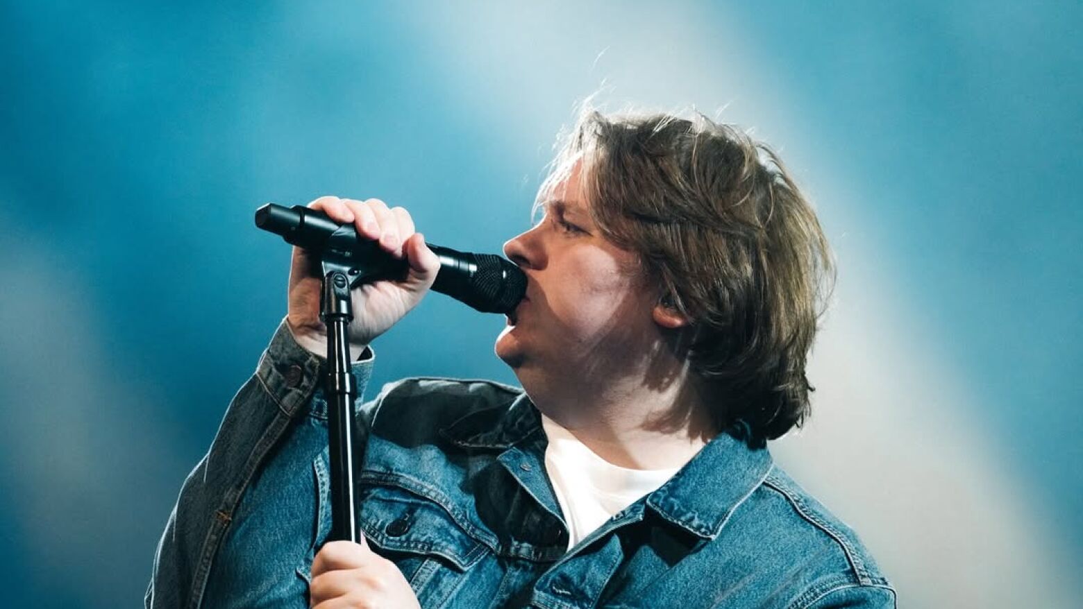 Lewis Capaldi estreia-se em Portugal com concerto na Figueira da Foz